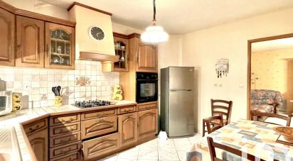 Traditional house 4 rooms of 80 m² in Lacanau (33680)