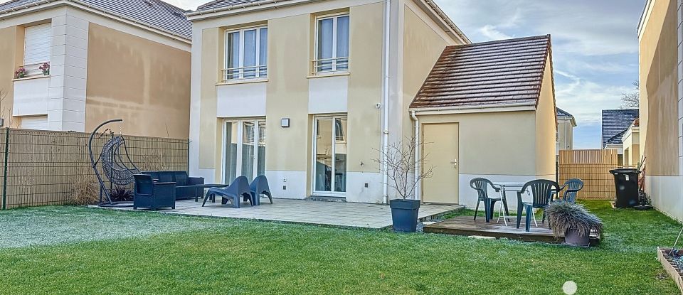 Maison traditionnelle 5 pièces de 90 m² à Chevry-Cossigny (77173)