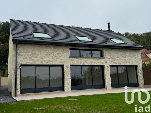 Maison 6 pièces de 165 m² à Corbeil-Essonnes (91100)