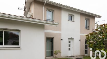 Maison 4 pièces de 100 m² à Saint-Médard-en-Jalles (33160)