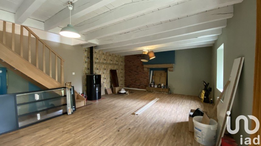 Longère 5 pièces de 149 m² à Moréac (56500)