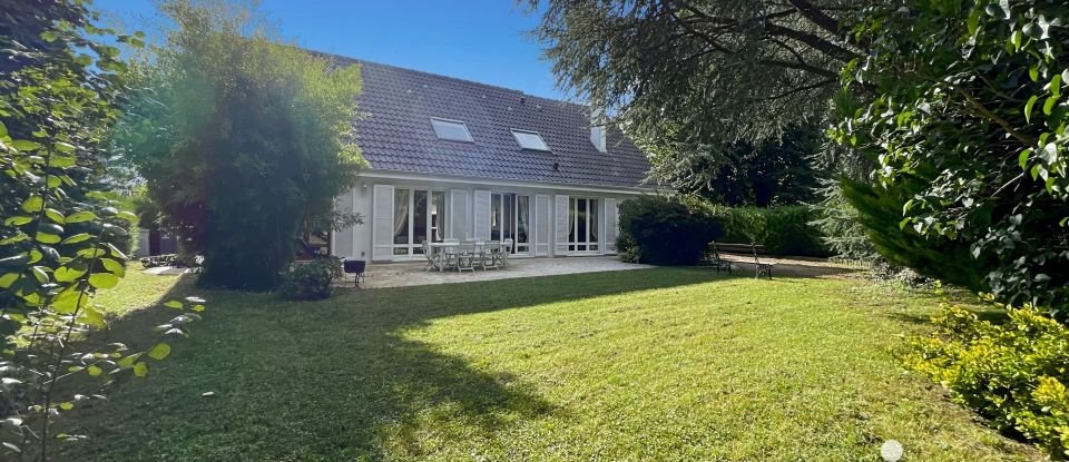 Maison 7 pièces de 183 m² à Santeny (94440)