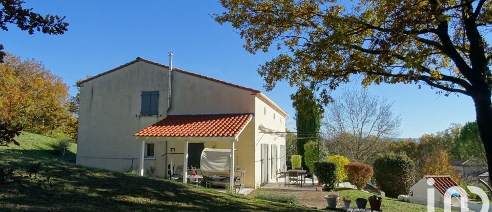 Country house 6 rooms of 190 m² in Saint-Julia (31540)