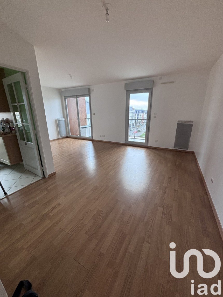 Apartment 3 rooms of 68 m² in Chartres (28000)