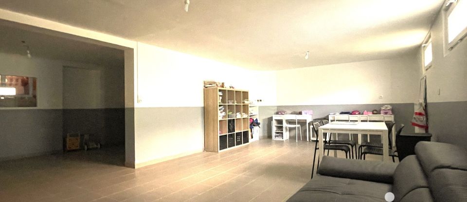 Maison 5 pièces de 220 m² à Sainte-Gemme-Moronval (28500)