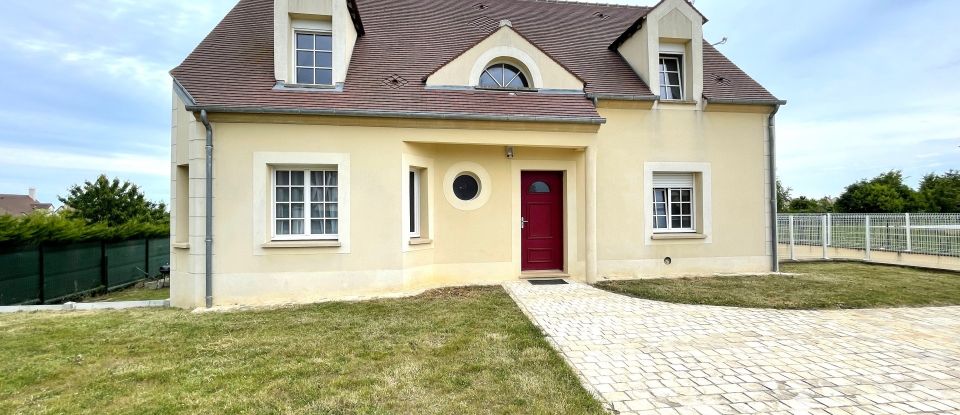 Maison 5 pièces de 220 m² à Sainte-Gemme-Moronval (28500)