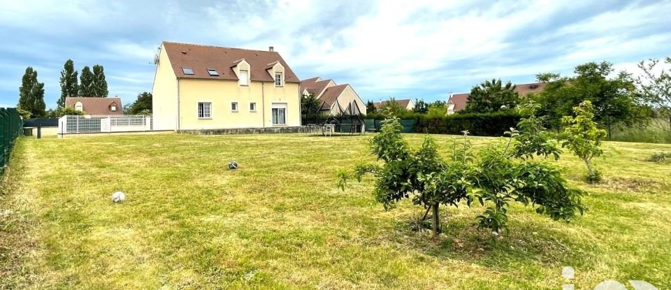 Maison 5 pièces de 220 m² à Sainte-Gemme-Moronval (28500)