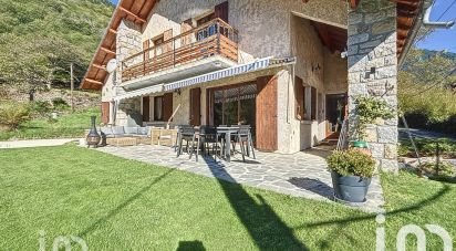 Châlet 7 pièces de 182 m² à Saint-Martin-Vésubie (06450)