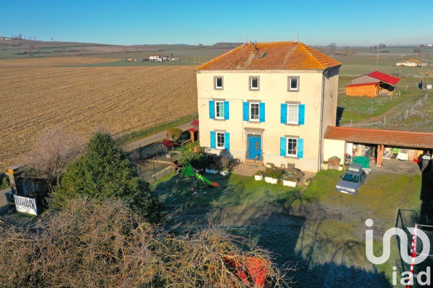 Traditional house 5 rooms of 144 m² in Beaumont (43100)