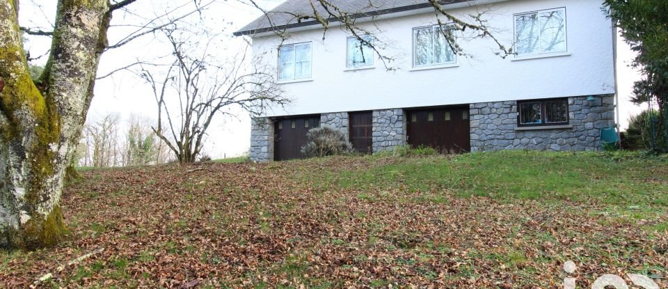 Country house 7 rooms of 180 m² in Ladignac-sur-Rondelles (19150)