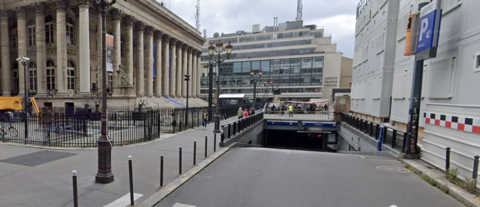 Parking of 12 m² in Paris (75002)