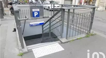 Parking of 11 m² in Paris (75017)