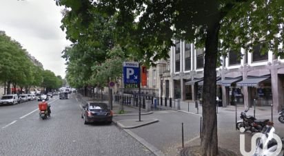 Parking of 12 m² in Paris (75008)