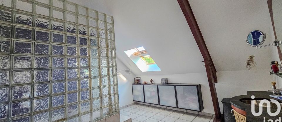 Architect house 9 rooms of 240 m² in Bussy-Saint-Georges (77600)