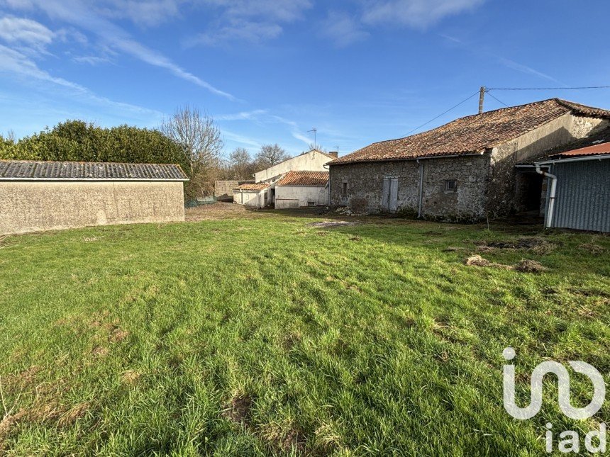 Maison de campagne 3 pièces de 75 m² à Saint-Aubin-le-Cloud (79450)