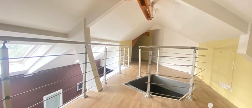 Pavilion 8 rooms of 230 m² in Chaumont-en-Vexin (60240)