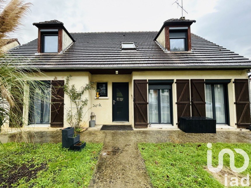 Traditional house 5 rooms of 124 m² in Pasly (02200)