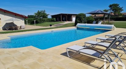 Country house 5 rooms of 220 m² in Fougueyrolles (33220)