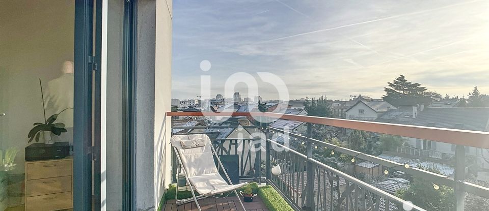 Appartement 4 pièces de 92 m² à Colombes (92700)