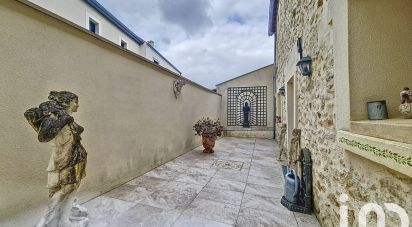 Town house 6 rooms of 154 m² in Fontenay-le-Fleury (78330)