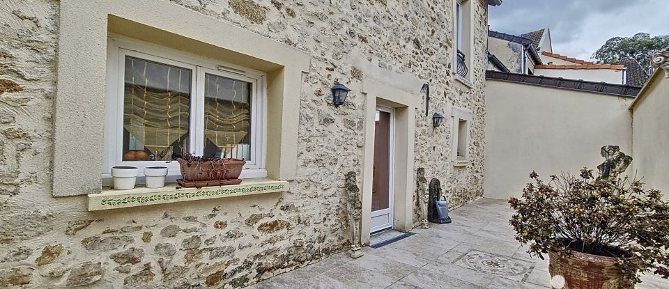 Town house 6 rooms of 154 m² in Fontenay-le-Fleury (78330)