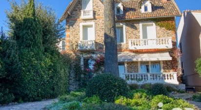 House 7 rooms of 182 m² in Sainte-Maxime (83120)