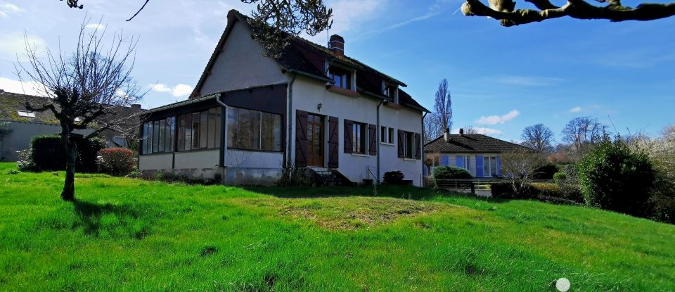 Traditional house 7 rooms of 179 m² in Thenay (36800)