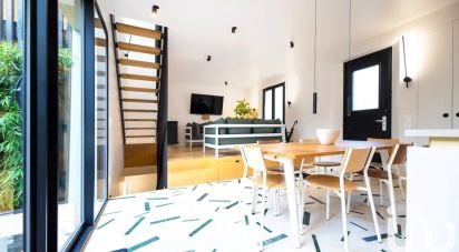 House 5 rooms of 115 m² in Paris (75019)