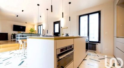 House 5 rooms of 115 m² in Paris (75019)