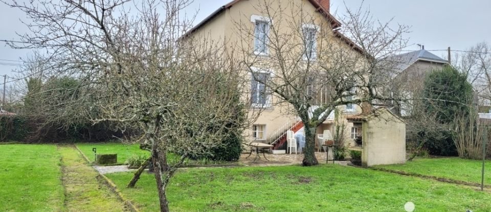 Maison de ville 5 pièces de 122 m² à Parthenay (79200)