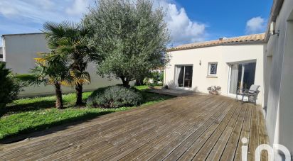 House 5 rooms of 148 m² in Saint-Hippolyte (17430)