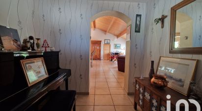 House 5 rooms of 148 m² in Saint-Hippolyte (17430)