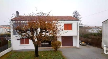 House 5 rooms of 103 m² in Fontenay-le-Comte (85200)