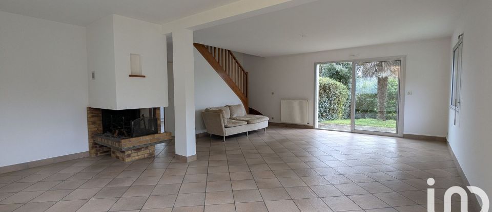 House 7 rooms of 114 m² in Saint-Grégoire (35760)