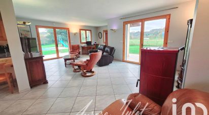 House 6 rooms of 176 m² in LES ABRETS (38490)