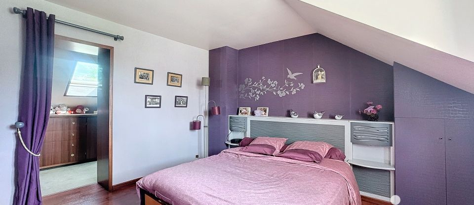 House 6 rooms of 155 m² in Vaux-sur-Seine (78740)