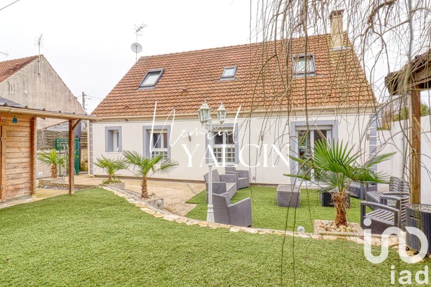 House 4 rooms of 96 m² in Le Mesnil-Aubry (95720)