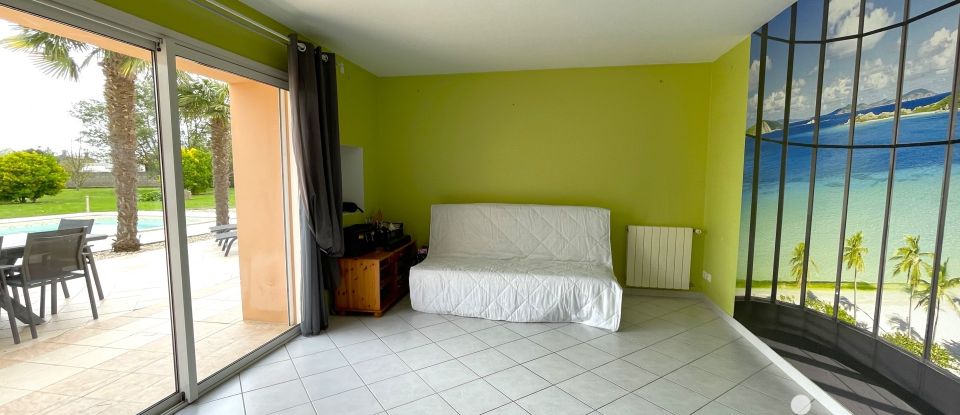 House 8 rooms of 219 m² in La Vallée (17250)