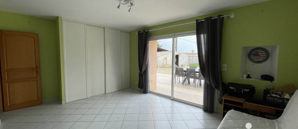 House 8 rooms of 219 m² in La Vallée (17250)