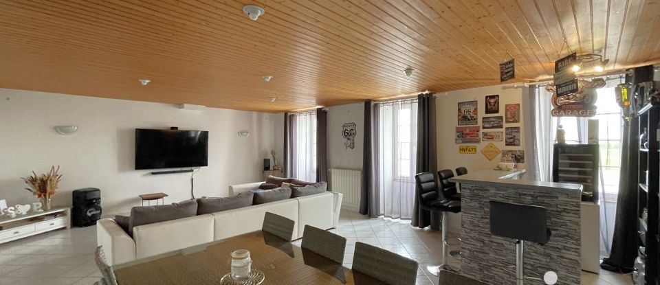 House 8 rooms of 219 m² in La Vallée (17250)