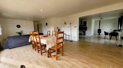 House 5 rooms of 115 m² in Saint-Bonnet-sur-Gironde (17150)