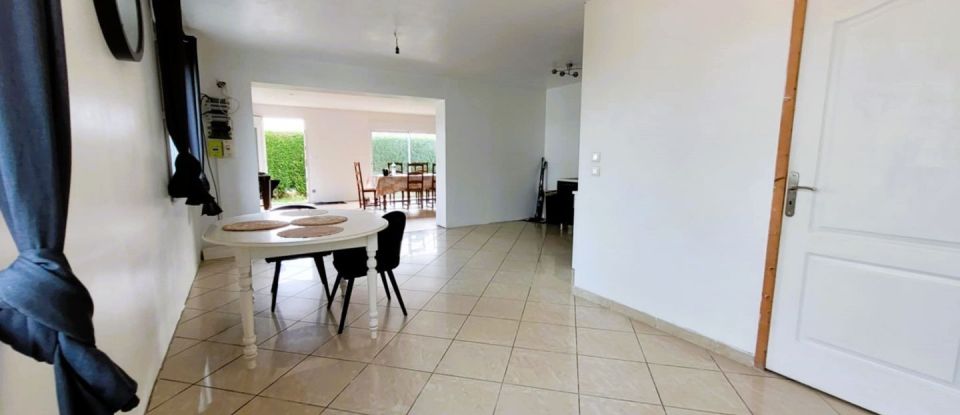 House 5 rooms of 115 m² in Saint-Bonnet-sur-Gironde (17150)