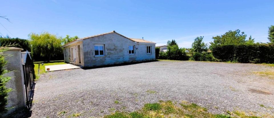 House 5 rooms of 115 m² in Saint-Bonnet-sur-Gironde (17150)