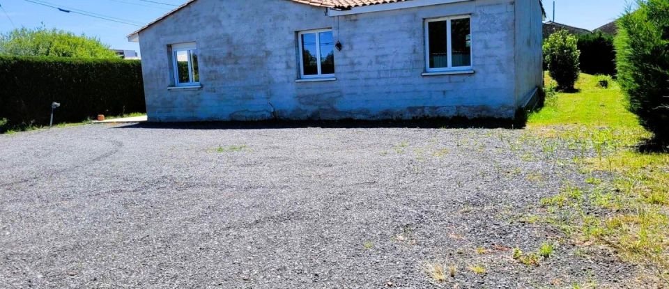 House 5 rooms of 115 m² in Saint-Bonnet-sur-Gironde (17150)