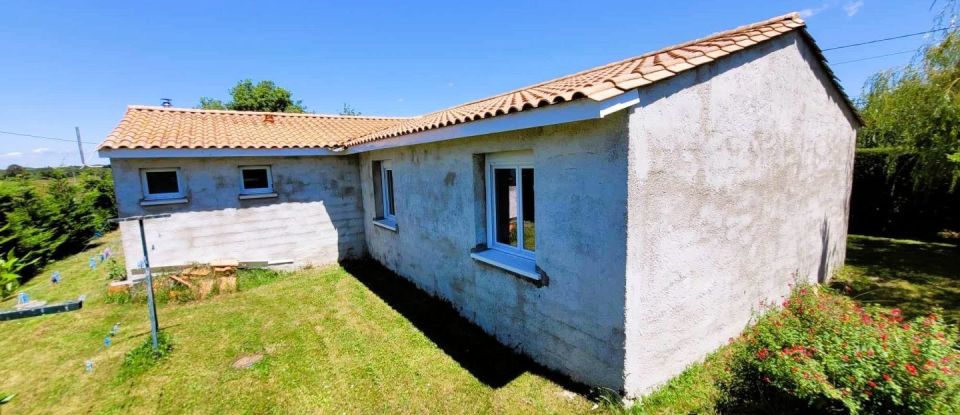 House 5 rooms of 115 m² in Saint-Bonnet-sur-Gironde (17150)