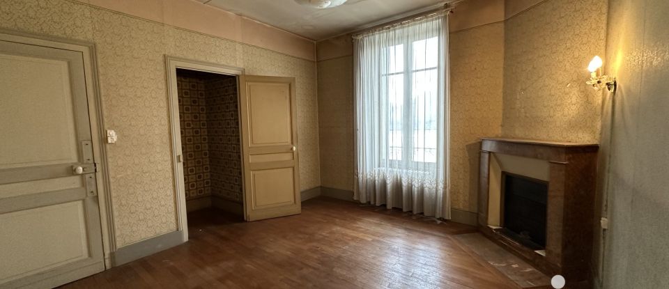 House 8 rooms of 160 m² in Bourges (18000)