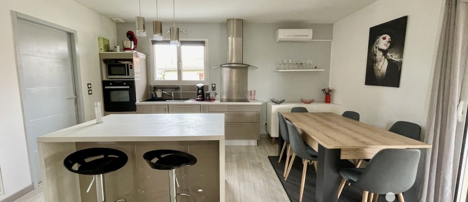 Maison 4 pièces de 78 m² à Belin-Béliet (33830)