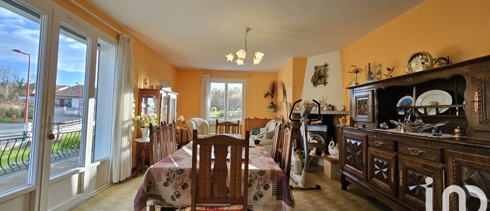 Village house 6 rooms of 103 m² in Aïcirits-Camou-Suhast (64120)