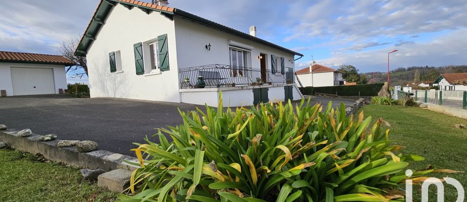 Village house 6 rooms of 103 m² in Aïcirits-Camou-Suhast (64120)