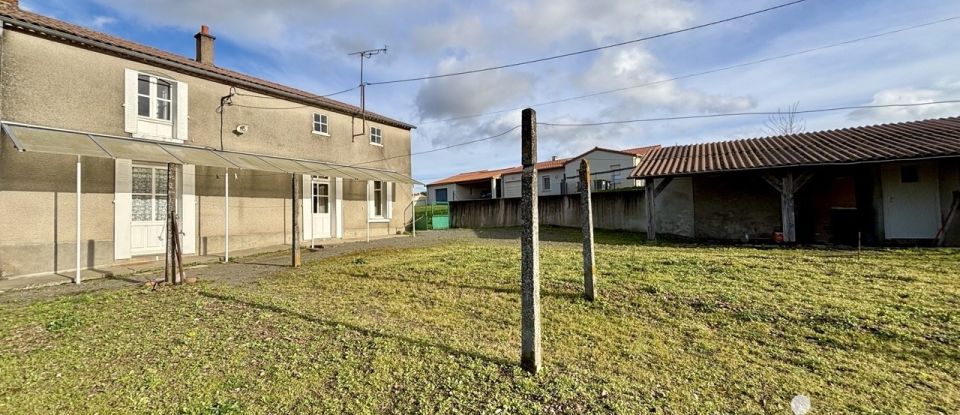 Maison 4 pièces de 75 m² à Saint-Varent (79330)